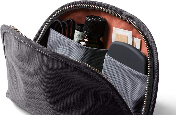 Bellroy Klassische Tasche, Leder und genähter Stoff (Stifte, Kabel, Make-up, persönliche Gegenstände