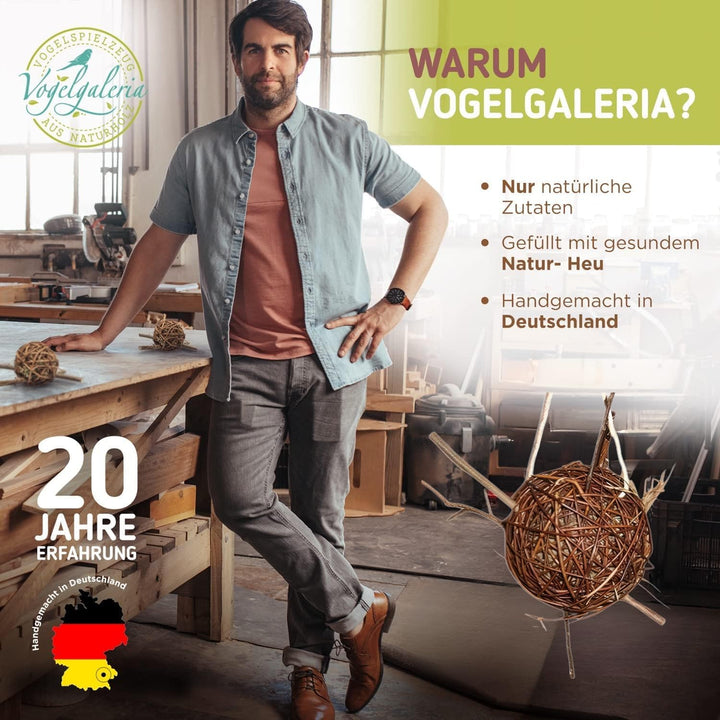 Vogelgaleria® Weidenkugel 20cm gefüllt mit Heu | zum knabbern und Klettern | Natürliches Wellensitti