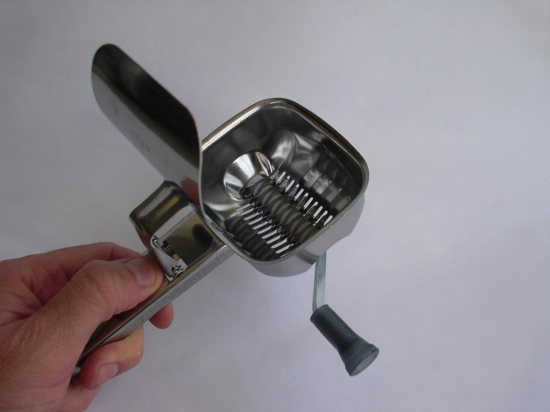 Tredoni Edelstahl Petersilienwolfreibe mit Deckel, Kräutermühle Knoblauch/Zwiebel Schleifer Zerhacke
