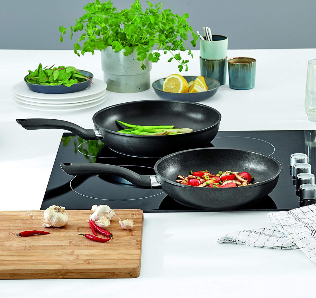 Fissler Cenit / Pfannenset 2-teilig (Ø 24 cm, Ø 28 cm) beschichtete Aluminium-Pfannen, Antihaft-Pfan
