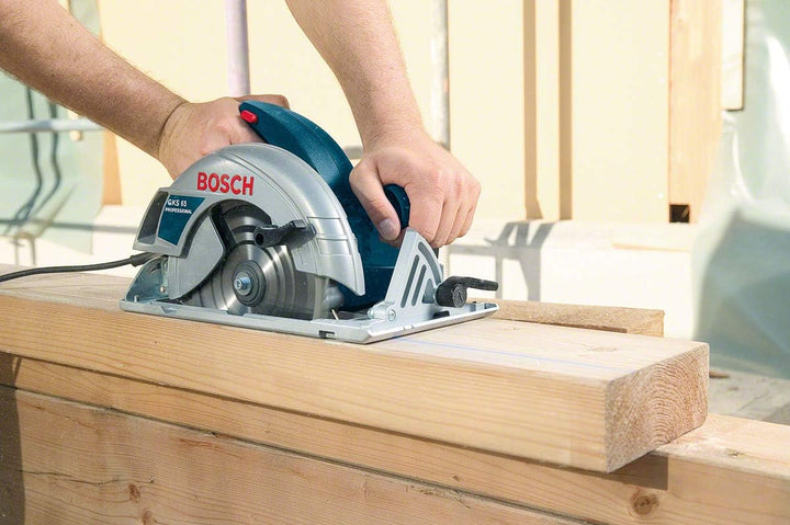 Bosch Professional GKS 65 Handkreissäge (190 mm Sägeblatt-Ø, 30 mm Sägeblattbohrungs-Ø, 65 mm Schnit