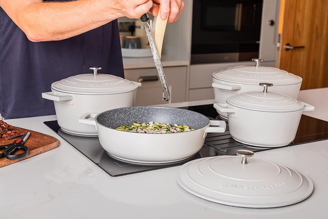 MasterClass Flache Auflaufform mit Deckel 4L/28 cm, leichter Aluminiumguss, induktions- und backofen