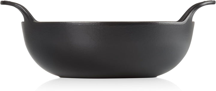 Le Creuset Balti Dish aus Gusseisen, 24 cm, 2,7 Liter, Schwarz matt, 20142240000460, Schwarz Matt