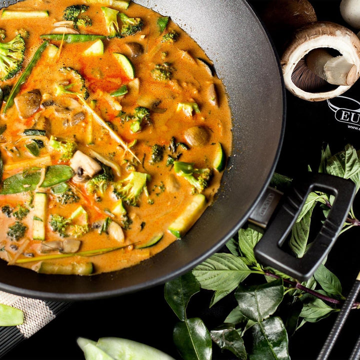 Eurolux Wok Induktion Set mit Glas-Deckel Ø 32 cm - grosse induktionsgeeignete Guss-Wokpfanne mit Ce