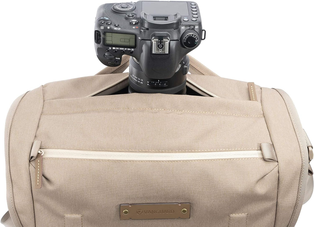 VEO RANGE 38 Schultertasche beige Beige Schultertasche VEO RANGE 38 BG, Beige Schultertasche VEO RAN