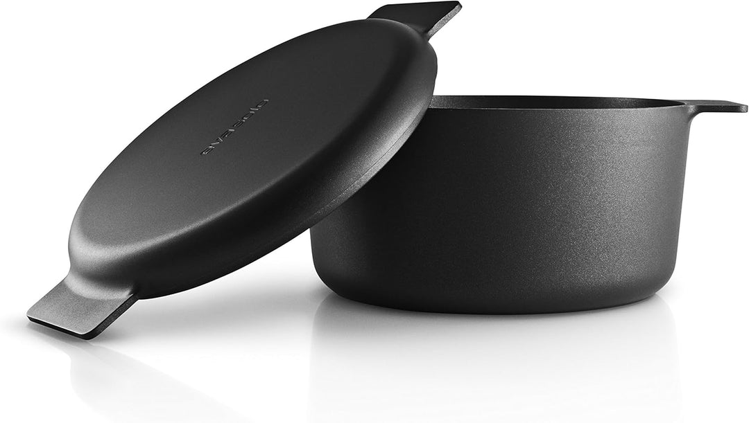 EVA SOLO | Topf Ø24 4,5l Nordic Kitchen | Aufgrund des leichten Materials leicht anzuwenden | Black