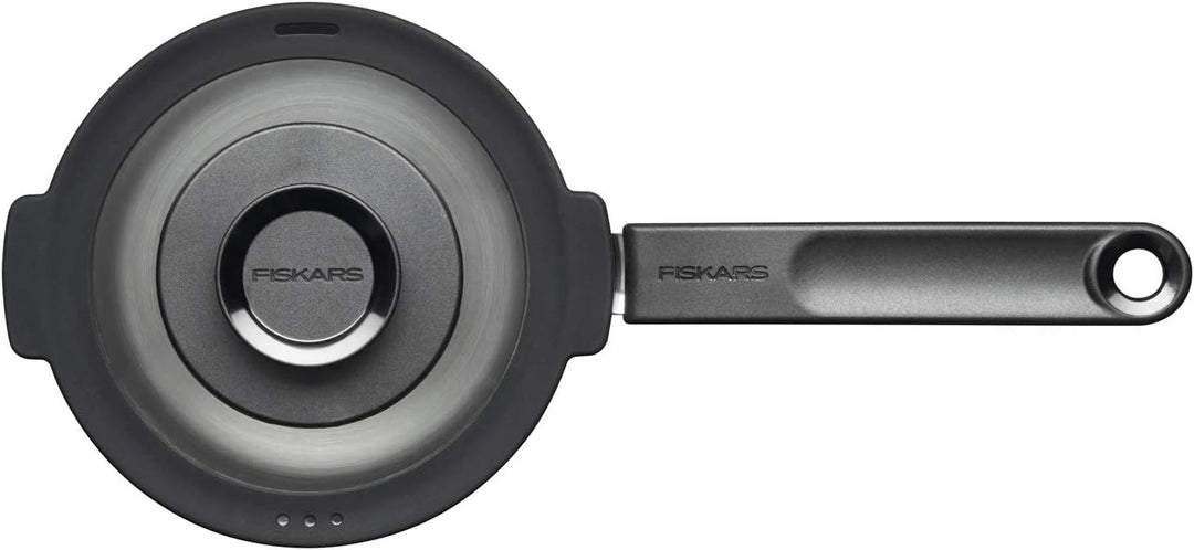 Fiskars Stieltopf mit Deckel, Füllmenge: 1,5 Liter, Für alle Kochfelder geeignet, Rostfreier Edelsta
