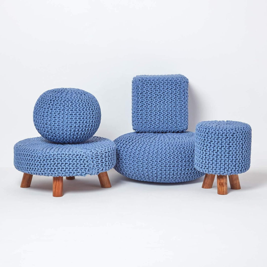 Homescapes Kleiner runder Strick Sitzhocker mit Holzbeinen, Blauer Fusshocker 32 x 32 x 42 cm, Stric