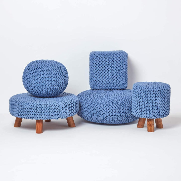 Homescapes Kleiner runder Strick Sitzhocker mit Holzbeinen, Blauer Fusshocker 32 x 32 x 42 cm, Stric