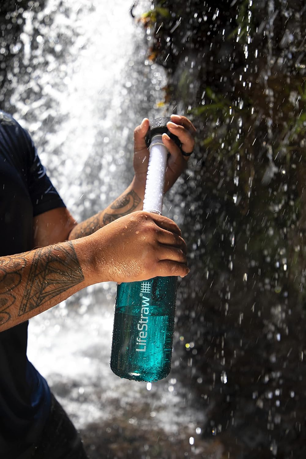 LifeStraw Go Wasserflasche mit Wasserfilter für Reisen, Wandern Blau 1 l., Blau 1 l.