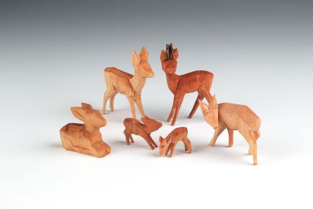 R&amp;B Handgeschnitzte Rehgruppe: 1 Bock - Rehe - 2 Kitze ca. 7 cm