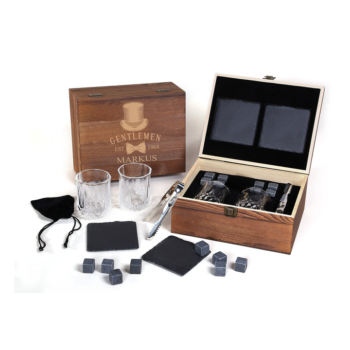 FORYOU24 Whisky Geschenk Box aus Holz mit Gravur des Namens Motiv Gentleman I 2 Whiskeygläser I 2 Sc