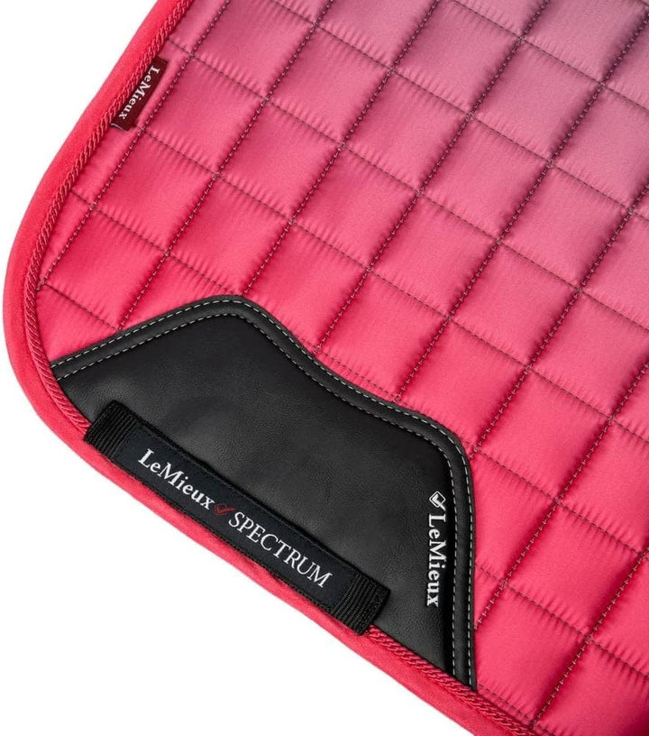 LeMieux Prosport Suede Dressage Square Dressurschabracke L Wassermelonen-Spektrum, quadratisch, L Wa