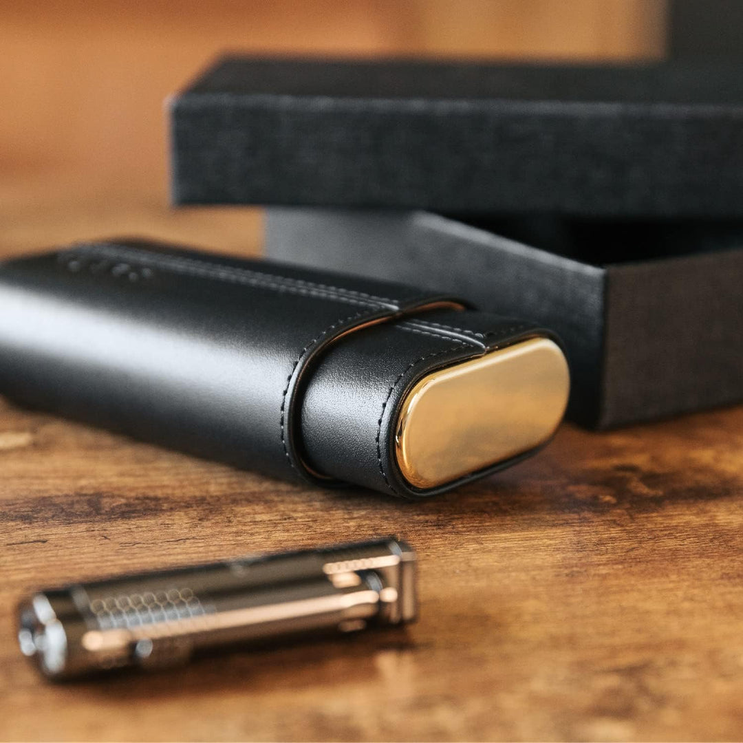 CASE ELEGANCE Premium-Schutzhülle für 3 Zigarren, echtes schwarzes Echtleder, Zedernholz gefüttert m