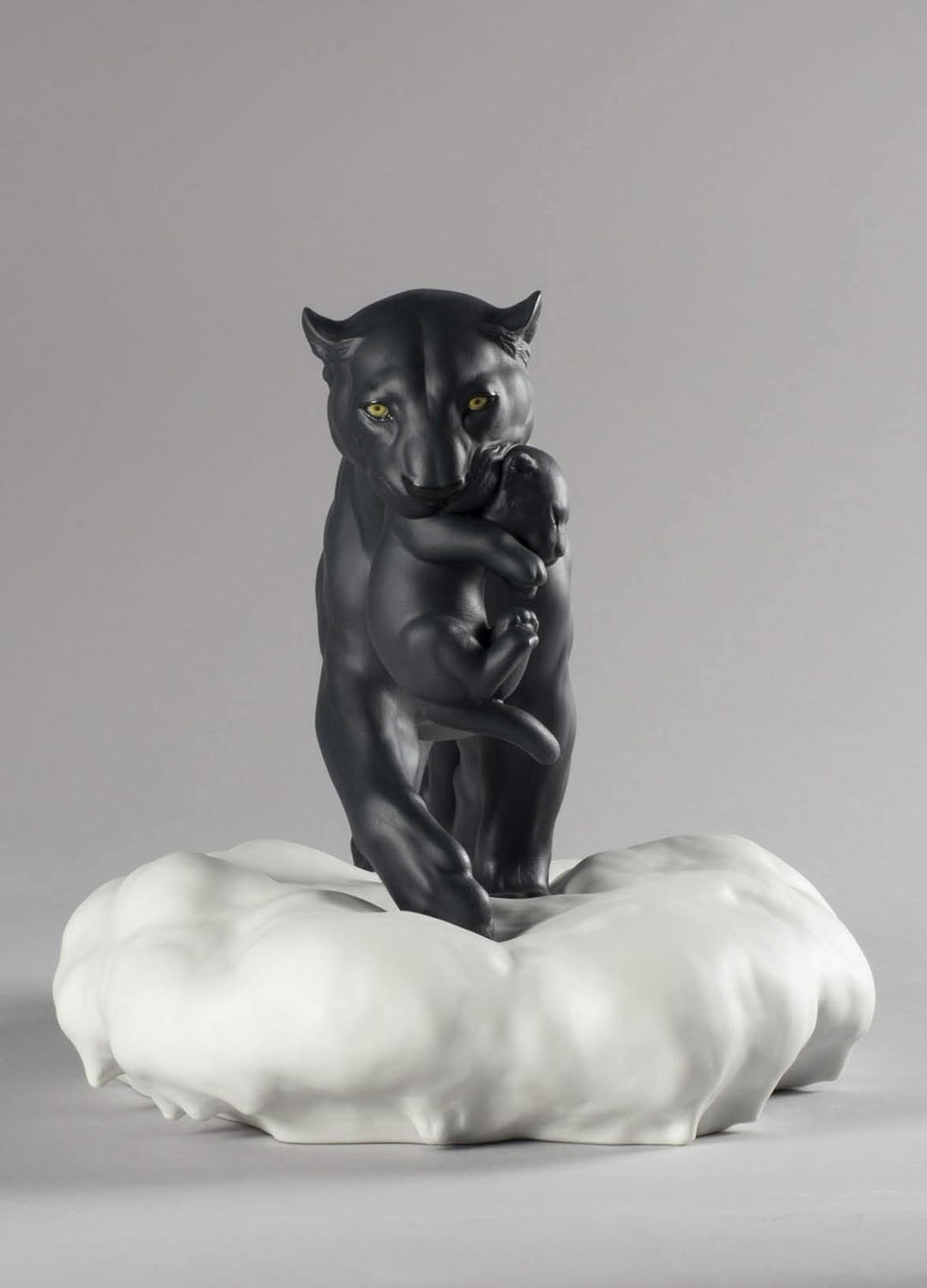 LLADRÓ Figur Schwarzer Panther Mit Welpe. Panther. Porzellan.