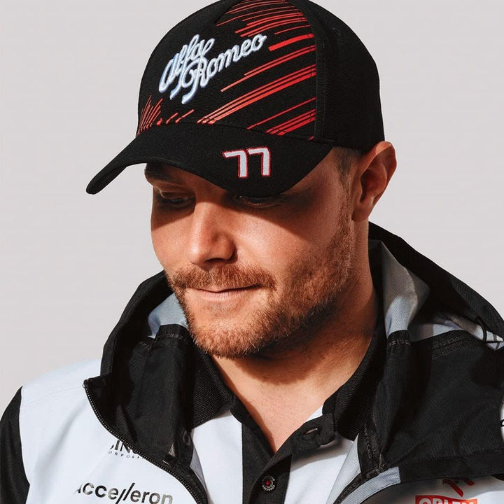 Alfa Romeo Racing F1 2022 Valtteri Bottas Driver Baseball gebogene Krempe – Schwarz/Rot – Unisex