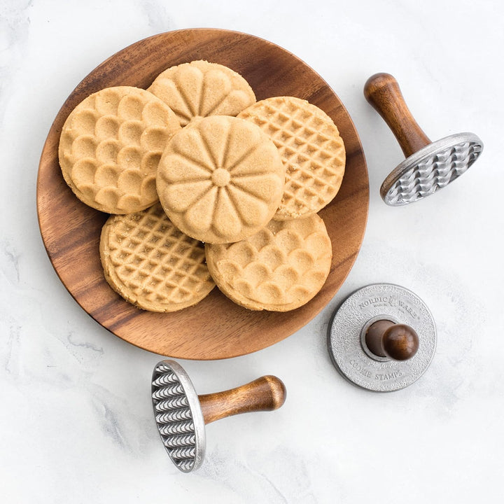 Nordic Ware Keks-Stempel mit Holzgriff "Impressionen", 3 verschiedenen Motiven Für alle Jahreszeiten