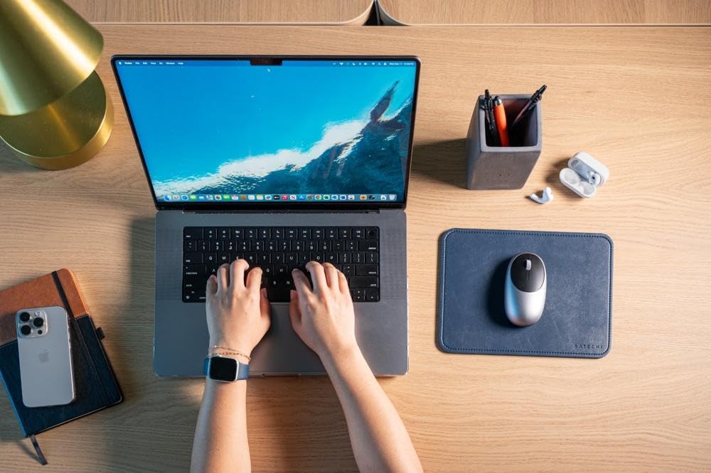 SATECHI Mauspad – Ergonomisch, Wendbar, Kratz- und Wasserfest, Leicht zu Reinigen – Schreibtischpad