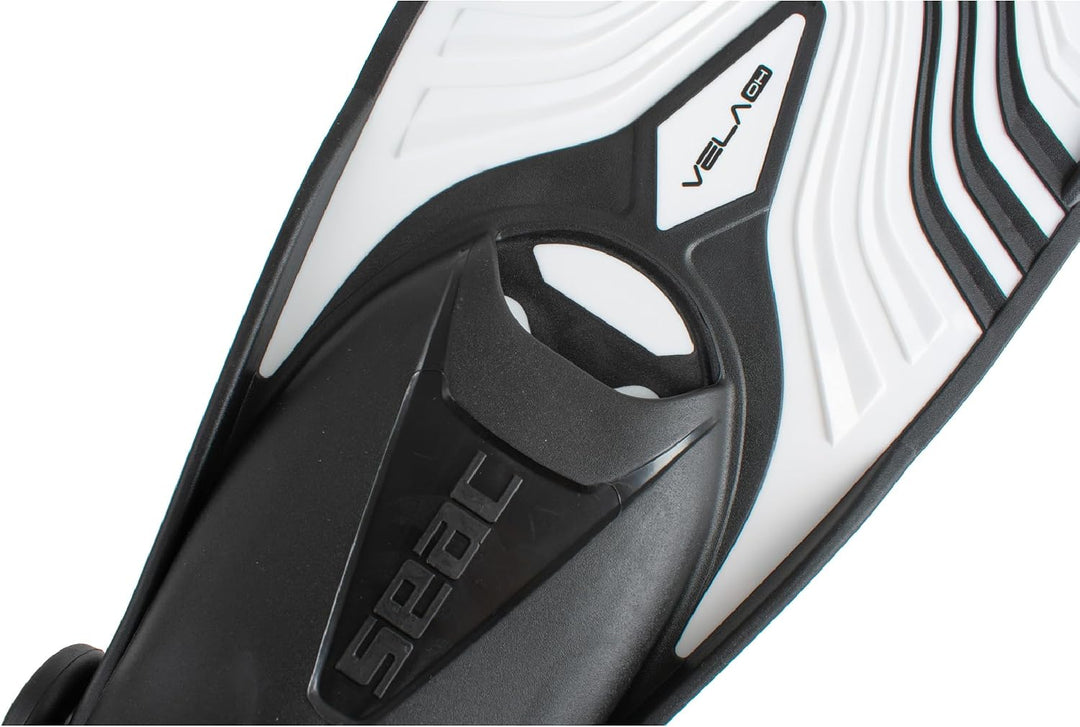 SEAC Vela Oh Kurze Flossen zum Schnorcheln und Schwimmen im Schwimmbad mit verstellbarem Riemen XS-S