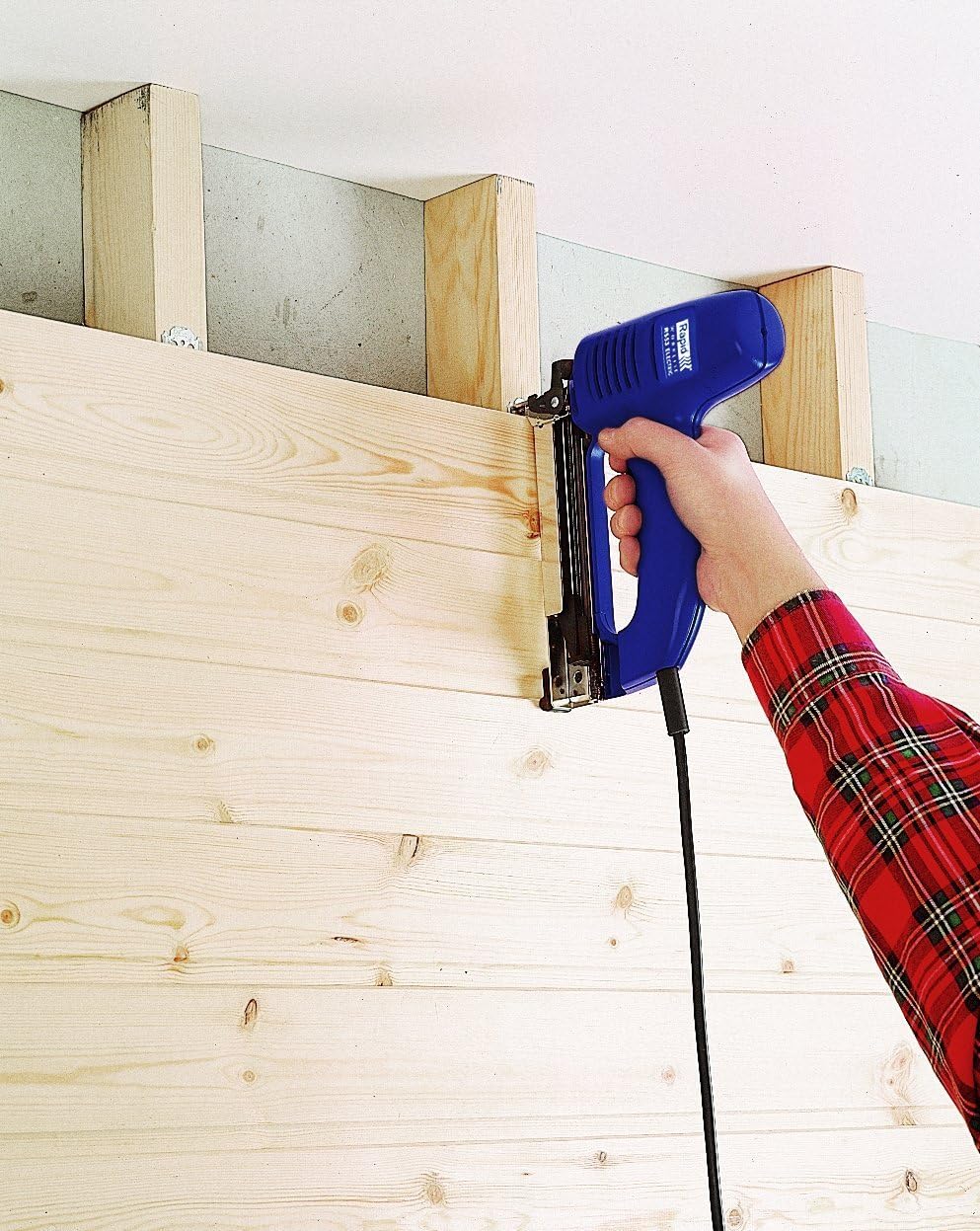 Rapid Elektrotacker R553 für Holz und Stoffe, Leistungsstark, für Klammern Typ 53, 8-20mm und Nägel
