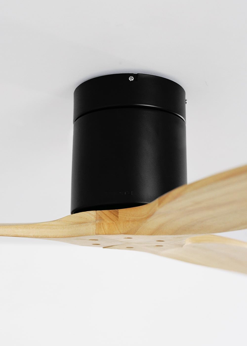 CREATE / WINDCALM/Deckenventilator mit Fernbedienung, schwarzer Sockel mit Naturholzflügeln / 40W, L