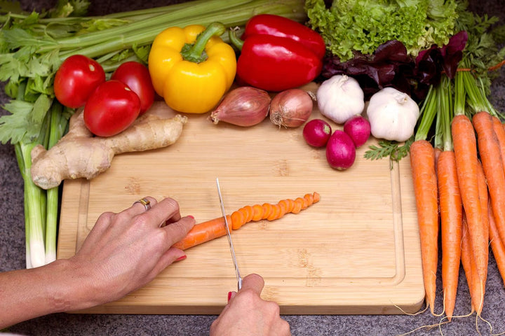 Premium Bambus Schneidebrett mit Saftrille [39,5x28x3cm] Doppelseitig Extra dickes Bambus Schneidebr