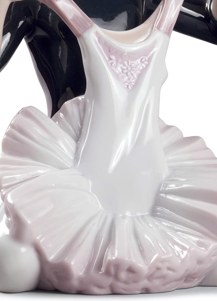 LLADRÓ Mädchen-Figur Mein Debüt Kleid. Ballerina. Porzellan.