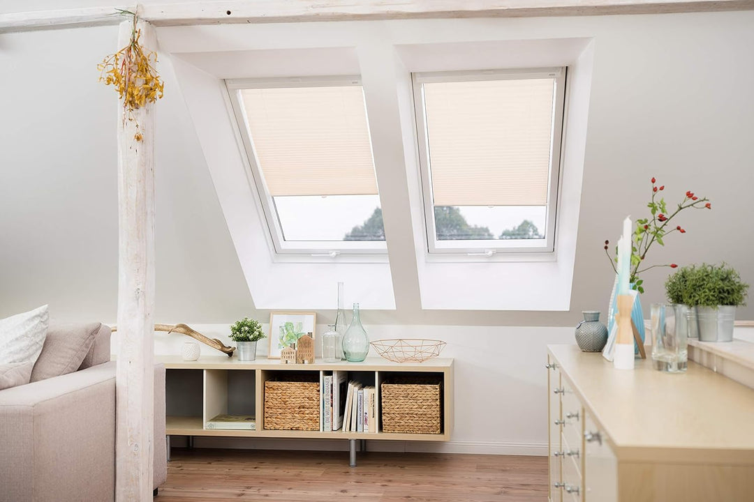 Lichtblick Dachfenster Plissee Haftfix, ohne Bohren, mit Saugnäpfen, für Veluxdachfenster, Fensterpl