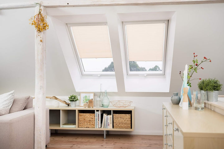 Lichtblick Dachfenster Plissee Haftfix, ohne Bohren, mit Saugnäpfen, für Veluxdachfenster, Fensterpl