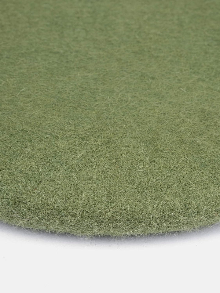 myfelt Flache Filz Sitzauflage, Filz Stuhlauflage - Kaspar - rund, Ø 36 cm, Dunkelgrün, Dunkelgrün