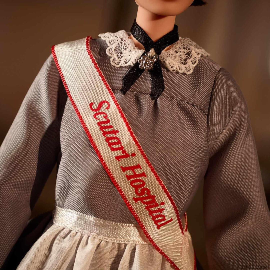 Barbie GHT87 - Signature Inspiring Women Florence Nightingale Barbie Puppe