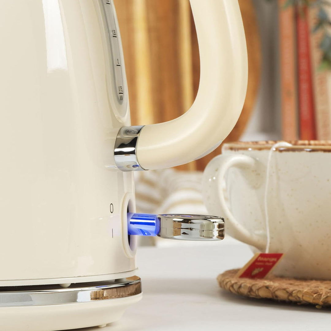 Salter Retro Creme Wasserkocher - 1,7L, 360°-Basis, abnehmbarer Kalk-Filter, Flaches Heizelement, Tr
