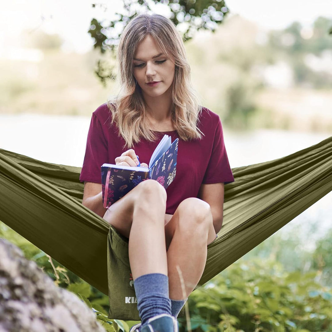 Kiaitre Hängematte, Hängematte Outdoor mit Moskitonetz - 260 x 130 cm Leichte Nylon Hängematte für R