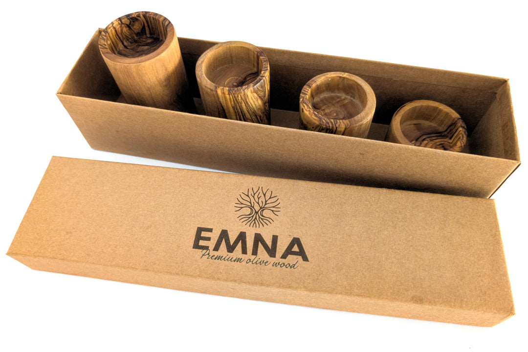 EMNA - 4er Set Teelicht-Halter aus luxuriösem Oliven-Holz | Höhe ca. 4, 6, 8, 10 cm | Inklusive Gesc