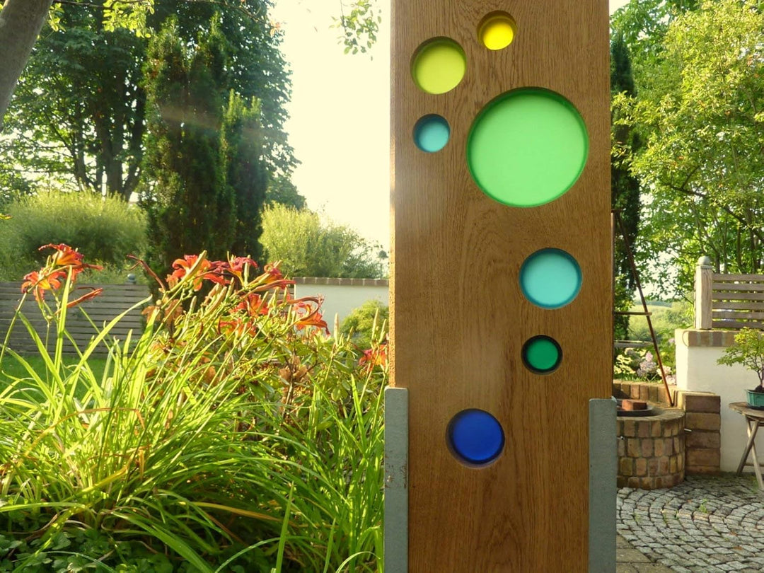 Gartenskulptur aus Holz und Glas. Gartendekoration als Unikate handgefertigt und wetterfest