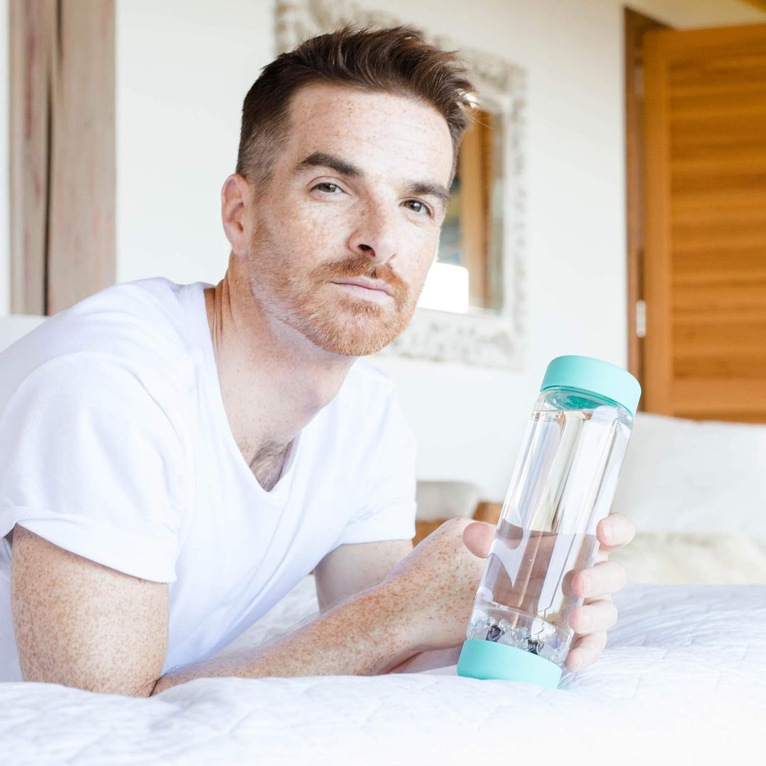 inu! CRYSTAL by VitaJuwel - Die Wasserflasche mit Edelsteinen für Individualisten | ozeanblau, Ozean