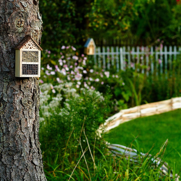 BOGATECO Bienenhotel Insektenhotel - unbehandelt, Bienenhaus aus Massiv-Holz für Bienen, Marienkäfer