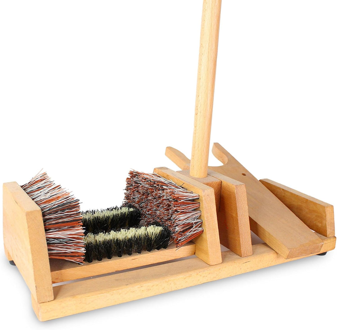Stiefelknecht / 4 Bürsten - Stiefelzieher mit langem Holzgriff zum Aufstützen - Bürste, Abkratzer, S