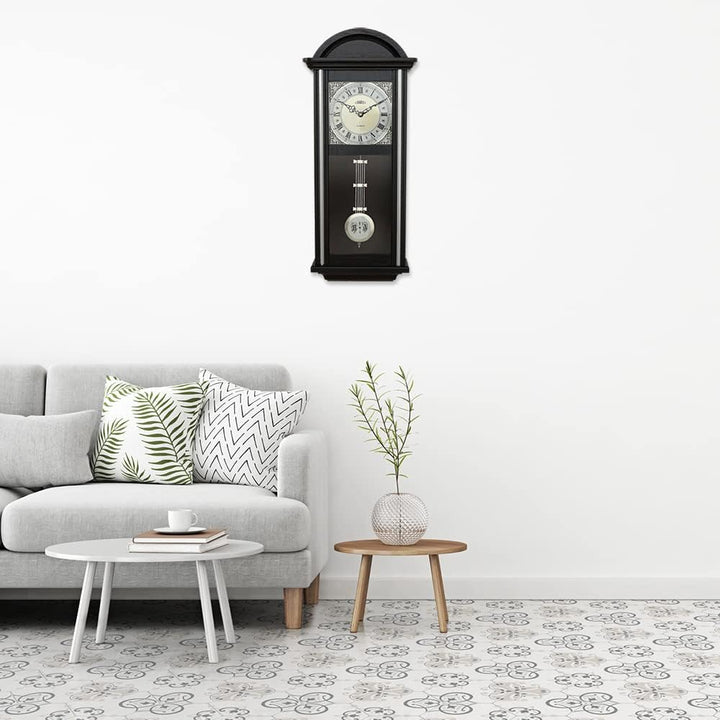 PRIM Wanduhr Pendulum III – B, Retro Design, 610 x 250 x 90 mm, Verziertes Zifferblatt, Pendel-Wandu