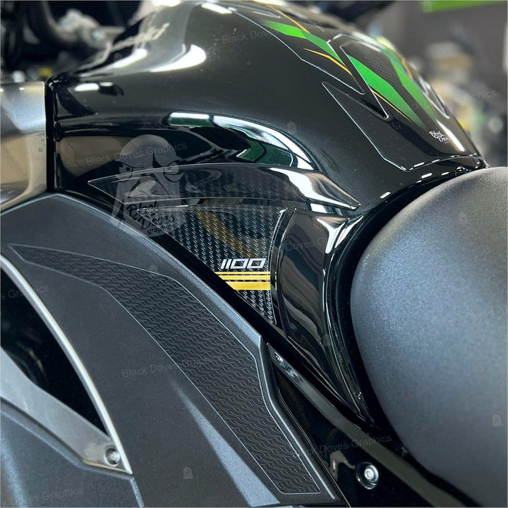 Black Doves Graphics 3D-Aufkleber aus Harz, Schutz kompatibel mit Kawasaki Versys 1100 SE 2026 (GN1)