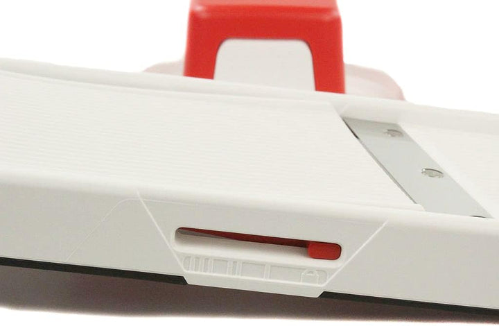 Tupperware Küchenstar 17576 Gemüsehobel für Junior-Koch, Reibe weiss und rot