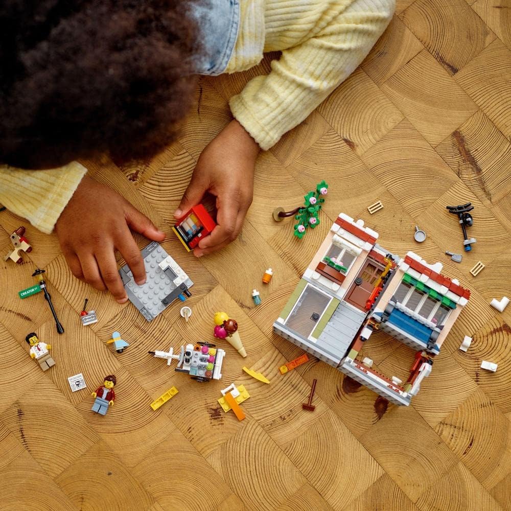 LEGO 31131 Creator Nudelladen, Fahrradladen und Spielhalle, 3in1 Konstruktionsspielzeug mit Zubehör
