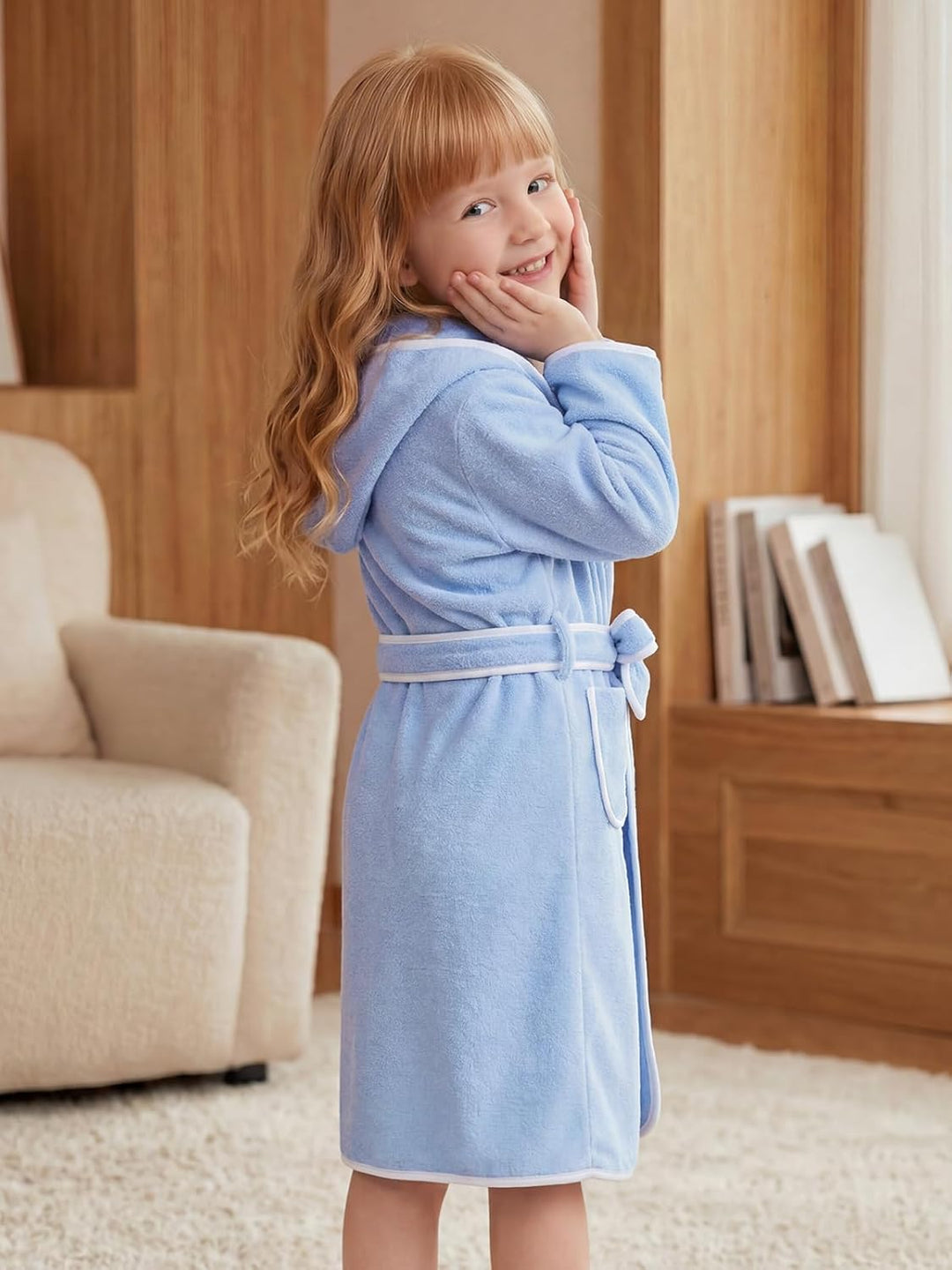 JiAmy Kinder Bademantel mit Kapuze Coral Fleece Leicht Morgenmantel mit Kontrastband Weich Saugfähig