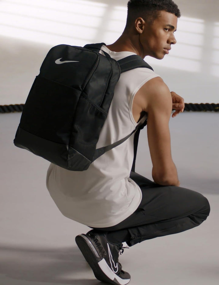 Nike DH7709-010 Nike Brasilia 9.5 Sportrucksack Unisex Schwarz/Weiss, M, 24L, Einheitsgrösse Schwarz