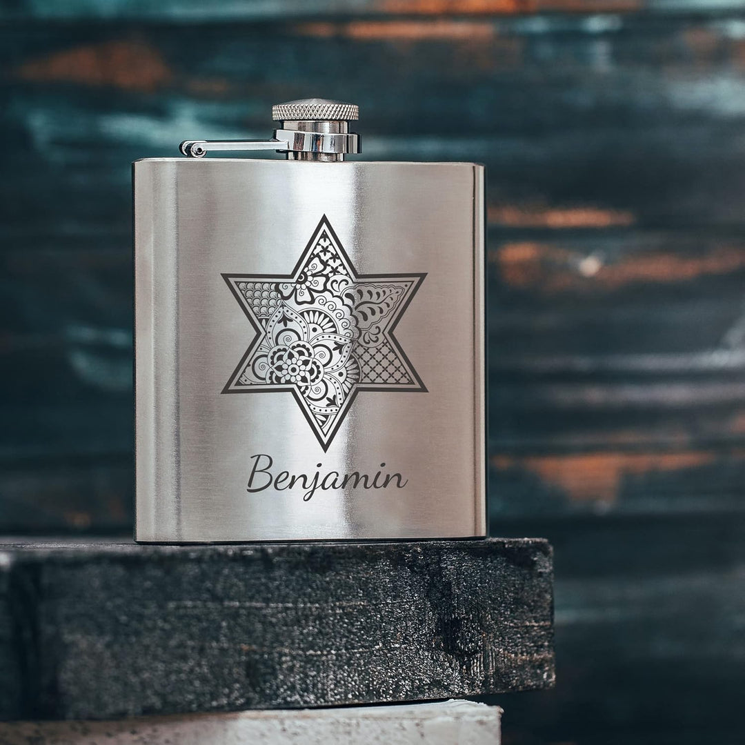 personalisierbarer Flachmann aus Edelstahl mit Name – Stern Zentangle – Taschenflasche mit Wunschgra