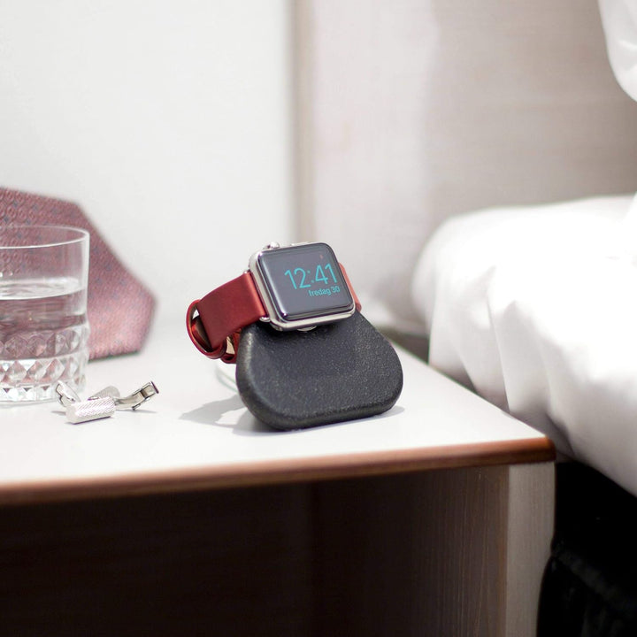Tetra Nightstand für Apple Watch, aus solidem Gusseissen