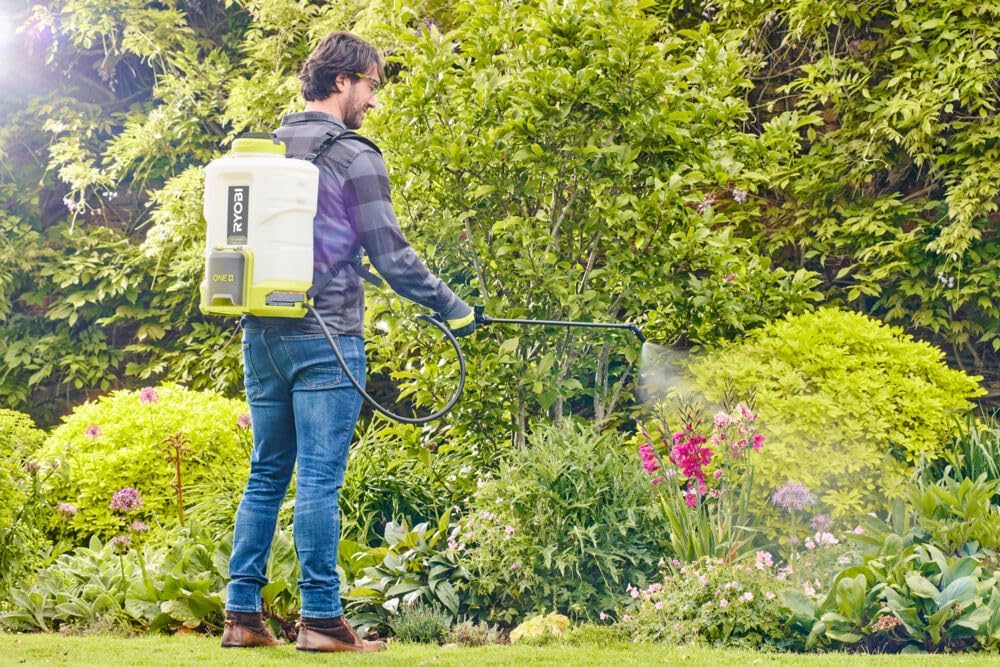 RYOBI 18 V ONE+ Akku-Drucksprüher RY18BPSB-0 (mit Tragegeschirr, 88 l/h Durchflussmenge, Einstellbar