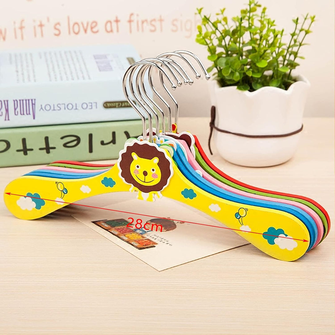 6 Stück Kinder Kleiderbügel aus Holz - Cartoon Baby Tiermotive Bunt: Giraffe, Bär, Frosch, Elefant,