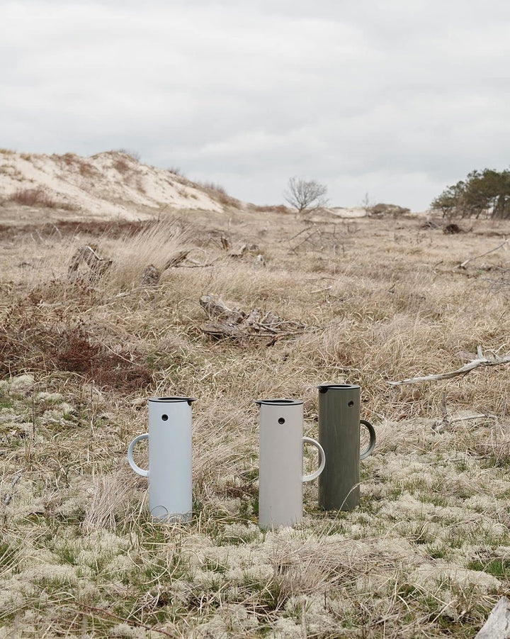 Stelton Isolierkanne EM77 - Doppelwandige Isolierkanne für heisse/kalte Getränke | Tee- &amp; Kaffeekann