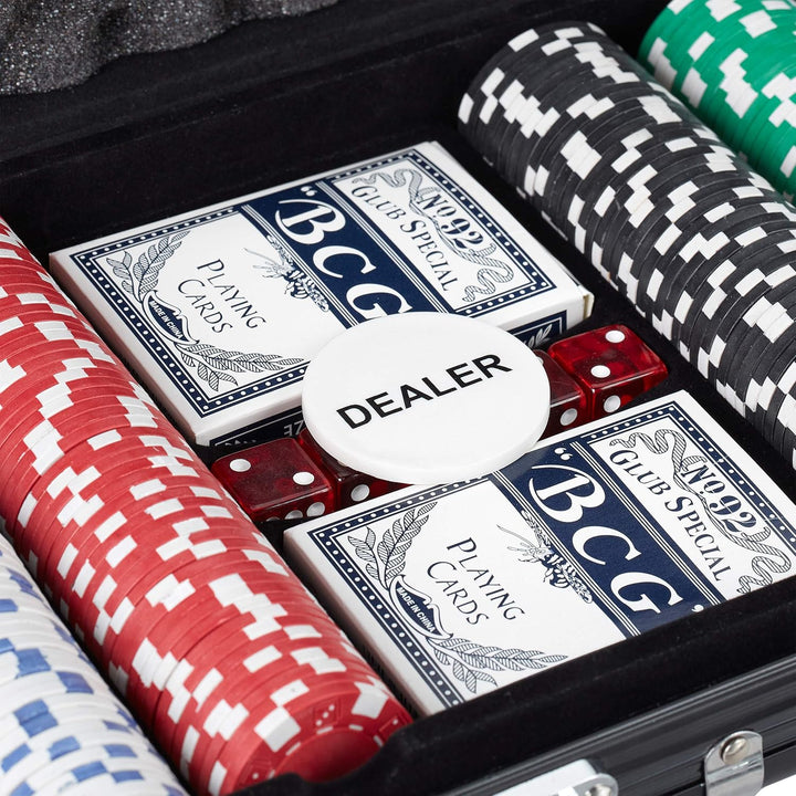 Relaxdays Pokerkoffer, 300 Pokerchips ohne Wert, 2 Kartendecks, 5 Würfel, Dealerbutton, abschliessba